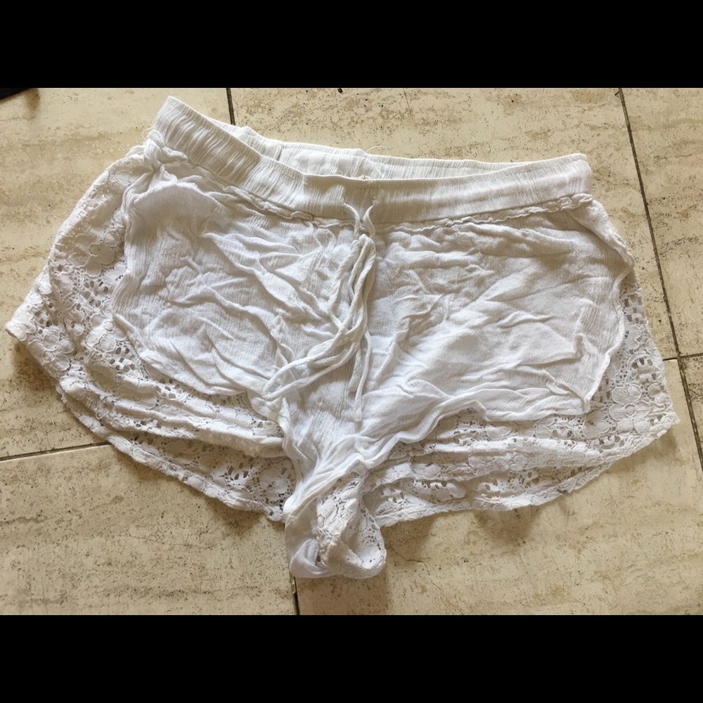 Cute White Shorts with Lace